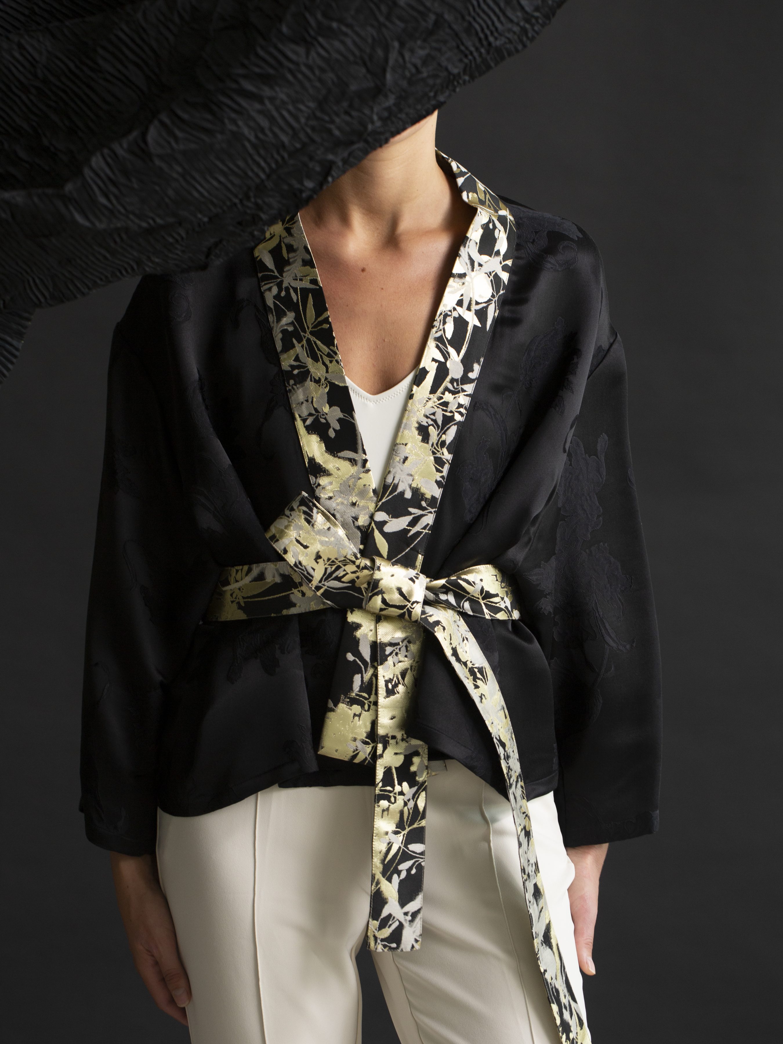 Aura – Mini Kimono Nero